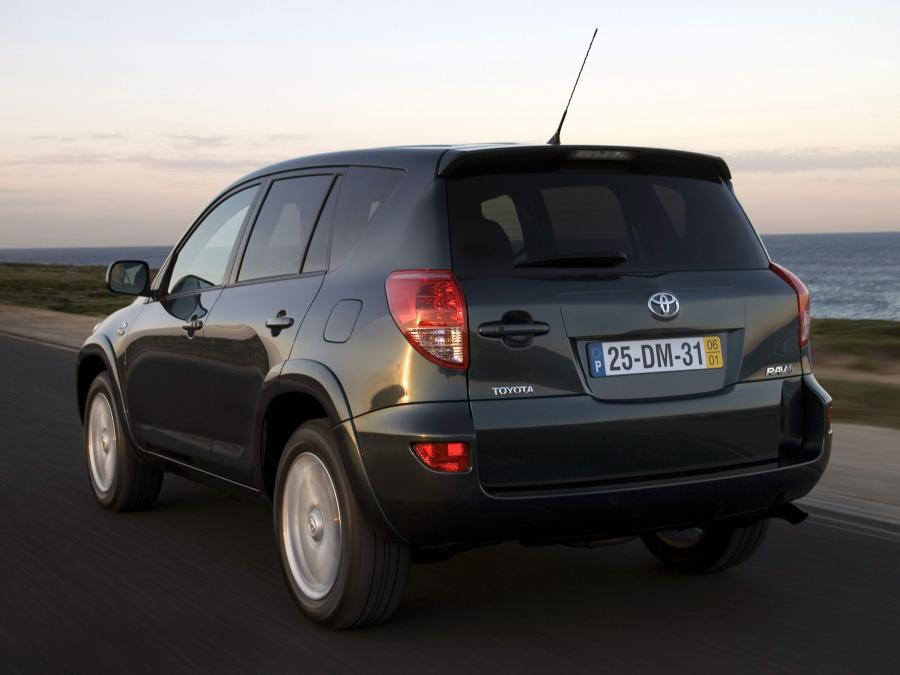  Toyota RAV4 2006 года  (фото 8 из 28)